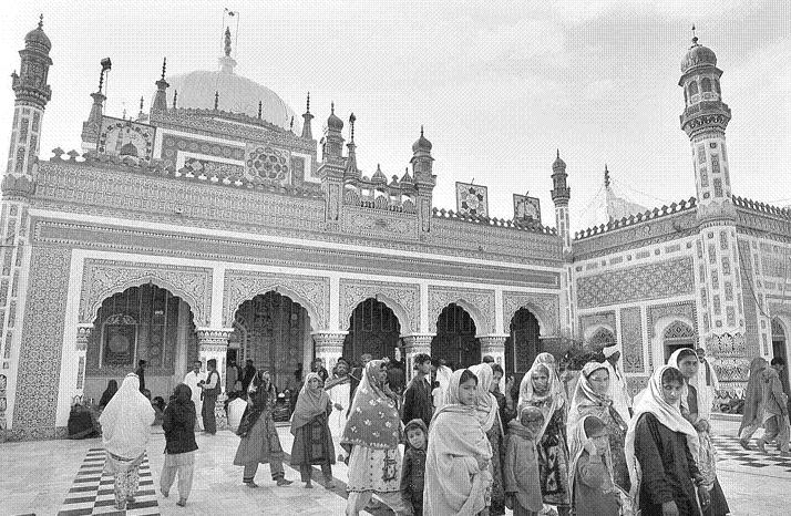 BhitShah Devotees attending 267th Urs celebration of Hazat Shah Abdul latif Bhittai