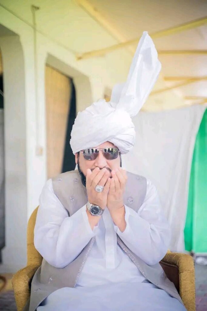 Spiritual Guide Sultan-ul-Ashiqeen Hazrat Sakhi Sultan Mohammad Najib-ur-Rehman Meets with Devotees at Khanqah Sultan-ul-Ashiqeen 2 f48d2b4f 6962 4fca 8837 0f0686682908