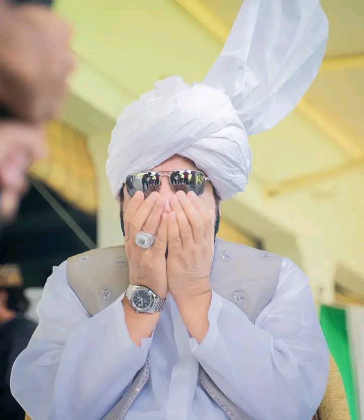 Spiritual Guide Sultan-ul-Ashiqeen Hazrat Sakhi Sultan Mohammad Najib-ur-Rehman Meets with Devotees at Khanqah Sultan-ul-Ashiqeen 6 Spiritual Guide Sultan-ul-Ashiqeen Hazrat Sakhi Sultan Mohammad Najib-ur-Rehman Meets with Devotees at Khanqah Sultan-ul-Ashiqeen