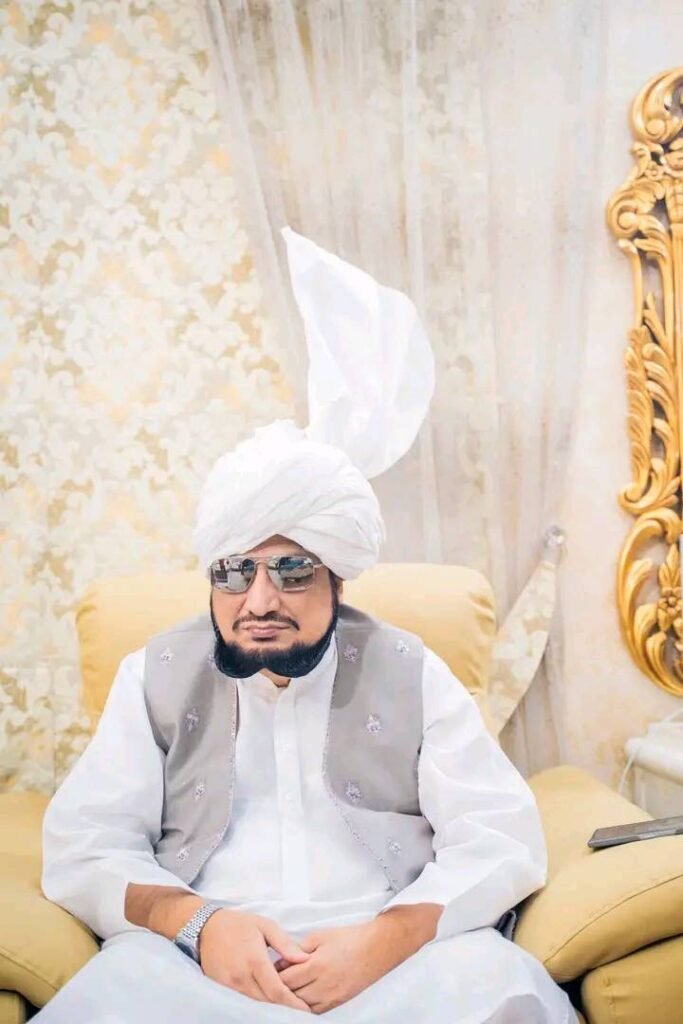 Spiritual Guide Sultan-ul-Ashiqeen Hazrat Sakhi Sultan Mohammad Najib-ur-Rehman Meets with Devotees at Khanqah Sultan-ul-Ashiqeen 4 signal 2025 06 13 094102 007