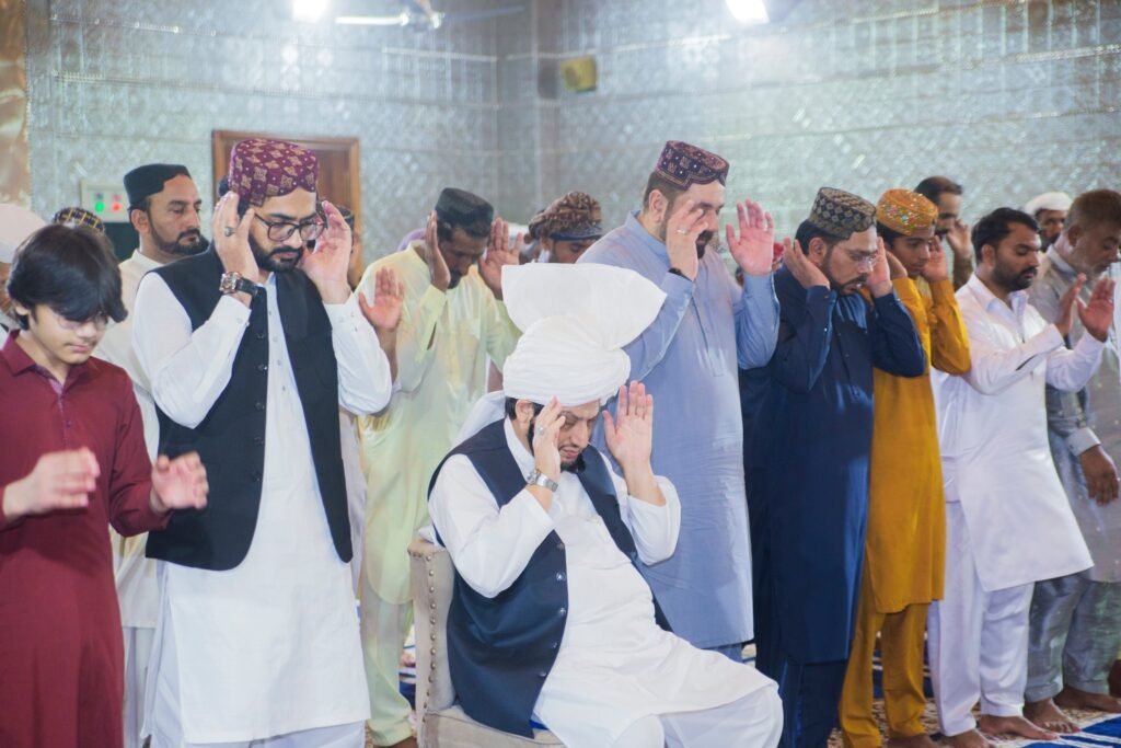 Sultan-ul-Ashiqeen Offers Friday Prayer at Masjid-e-Zahra 9 533461425 1377687097700116 2165161732640969513 n