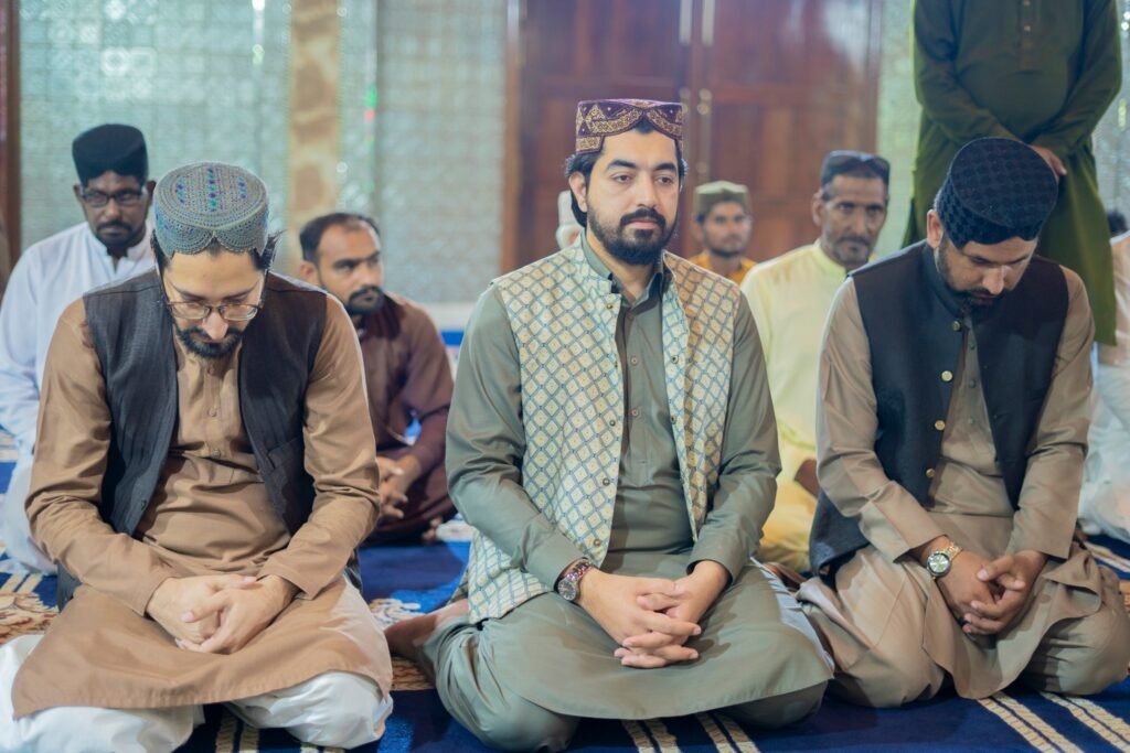 Sultan-ul-Faqr VII Sultan Mohammad Najib-ur-Rehman Leads Inspiring Friday Prayer at Masjid-e-Zahra 7 555103555 1222595159905191 357645077972085262 n