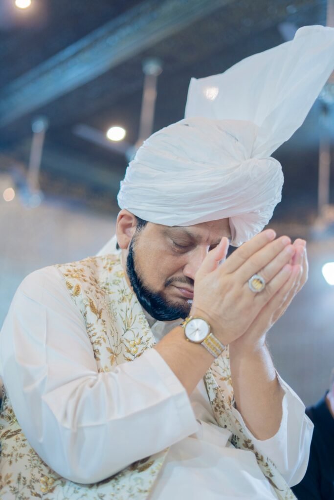 Sultan-ul-Faqr VII Sultan Mohammad Najib-ur-Rehman Leads Inspiring Friday Prayer at Masjid-e-Zahra 6 555416600 1222595686571805 7017178643922183942 n