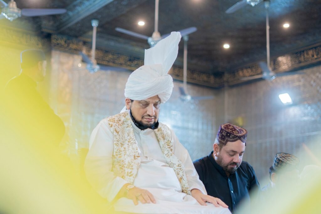 Sultan-ul-Faqr VII Sultan Mohammad Najib-ur-Rehman Leads Inspiring Friday Prayer at Masjid-e-Zahra 5 555673683 1222595503238490 826866761193188628 n